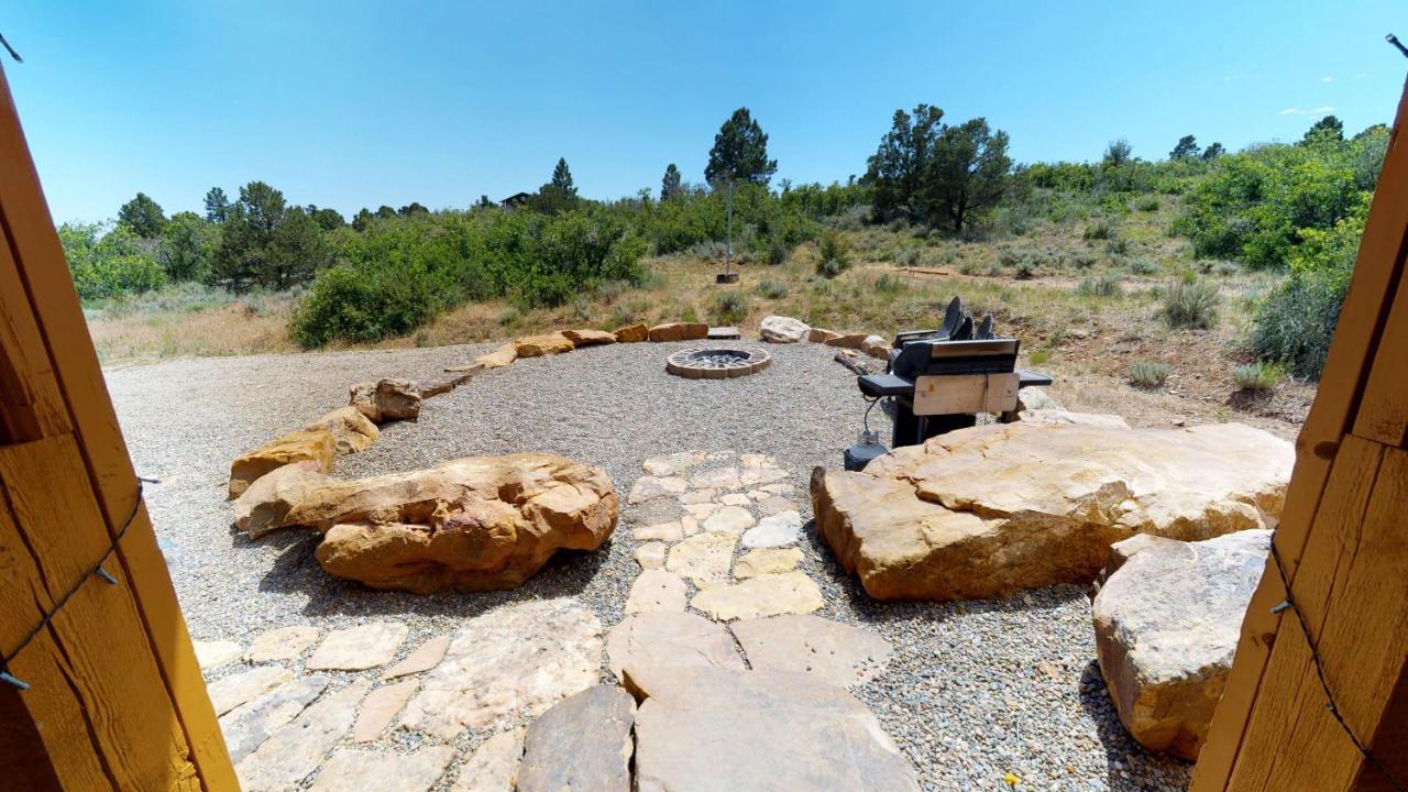 Canyon View Family Cabin, Deck, Tv Room, Games, Bbq, Campfire مونتيسلو المظهر الخارجي الصورة