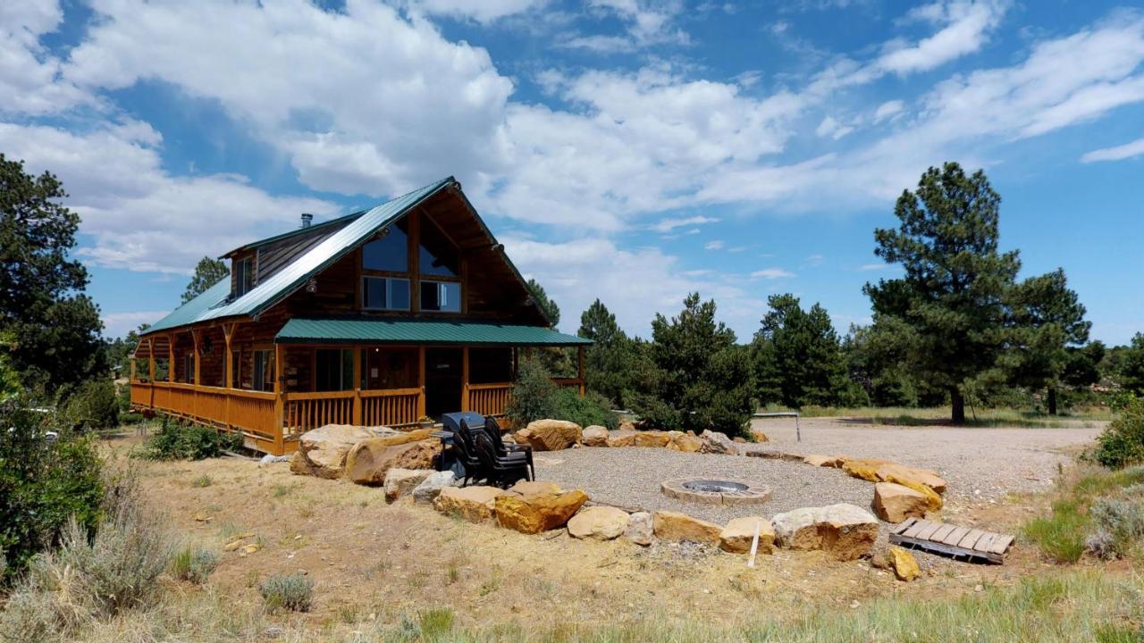 Canyon View Family Cabin, Deck, Tv Room, Games, Bbq, Campfire مونتيسلو المظهر الخارجي الصورة