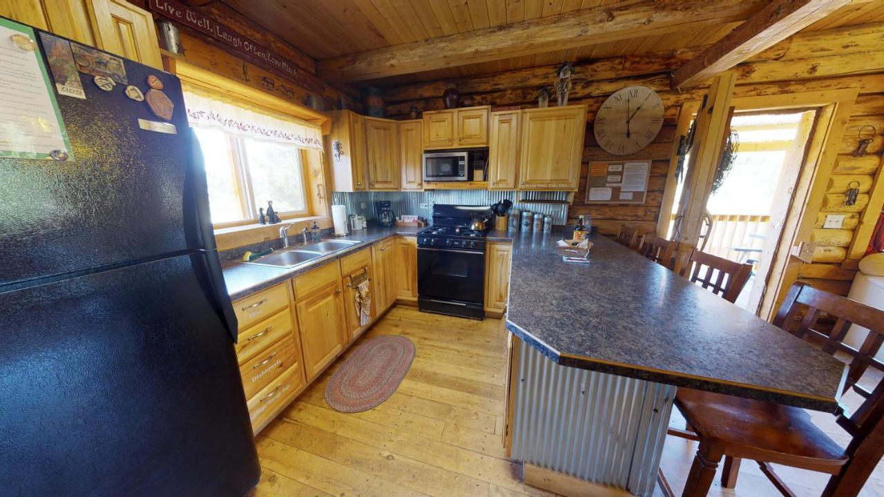 Canyon View Family Cabin, Deck, Tv Room, Games, Bbq, Campfire مونتيسلو المظهر الخارجي الصورة